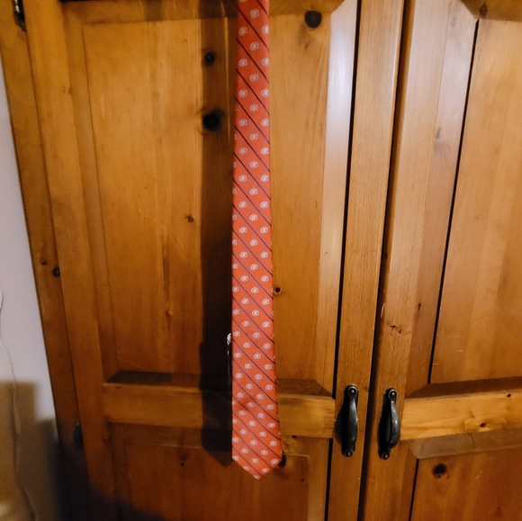 Montreal Canadians Tie - Picture 1 of 5